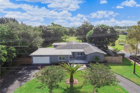House in Plantation, Florida 5 bedrooms № 1889628 - photo 3