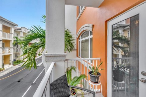 Купить таунхаус в Авентура, Флорида 2 спальни, 162.11м2, № 2014589 - фото 25