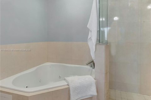 Купить таунхаус в Авентура, Флорида 2 спальни, 162.11м2, № 2014589 - фото 18