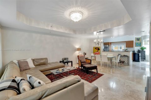 Купить таунхаус в Авентура, Флорида 2 спальни, 162.11м2, № 2014589 - фото 11