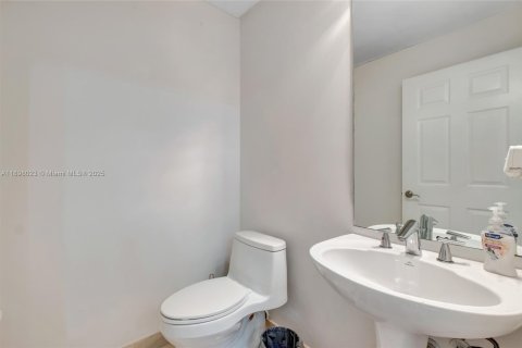 Купить таунхаус в Авентура, Флорида 2 спальни, 162.11м2, № 2014589 - фото 14