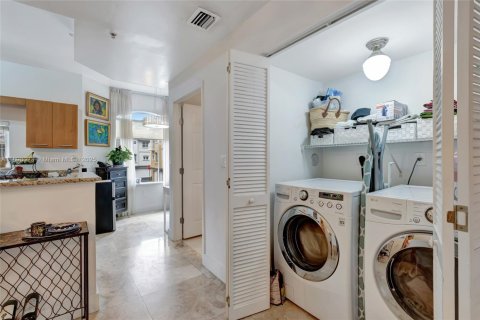 Купить таунхаус в Авентура, Флорида 2 спальни, 162.11м2, № 2014589 - фото 12