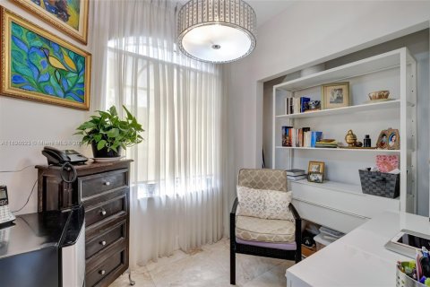 Купить таунхаус в Авентура, Флорида 2 спальни, 162.11м2, № 2014589 - фото 8