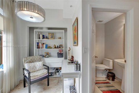 Купить таунхаус в Авентура, Флорида 2 спальни, 162.11м2, № 2014589 - фото 7