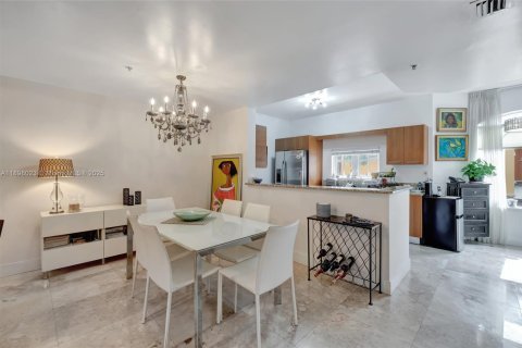 Купить таунхаус в Авентура, Флорида 2 спальни, 162.11м2, № 2014589 - фото 6