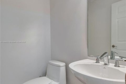Купить таунхаус в Авентура, Флорида 2 спальни, 162.11м2, № 2014589 - фото 13