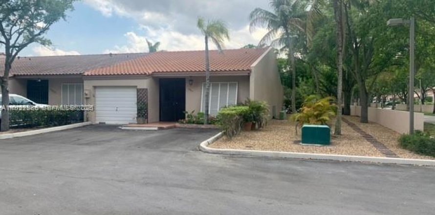 Touwnhouse à Miami Lakes, Floride 2 chambres, 118.08 m2 № 1976765