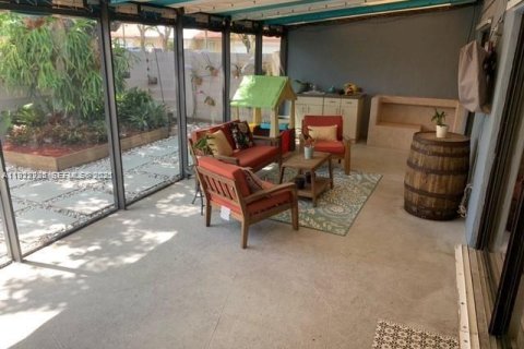 Touwnhouse à louer à Miami Lakes, Floride: 2 chambres, 118.08 m2 № 1976765 - photo 7