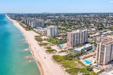 Copropriété à louer à Lauderdale-by-the-Sea, Floride: 1 chambre, 82.68 m2 № 2263813 - photo 1