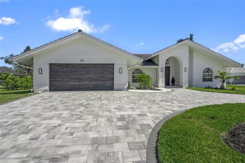 House in Osprey, Florida 3 bedrooms, 262.91 sq.m. № 2148769 - photo 2
