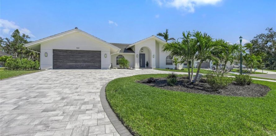 House in Osprey, Florida 3 bedrooms, 262.91 sq.m. № 2148769