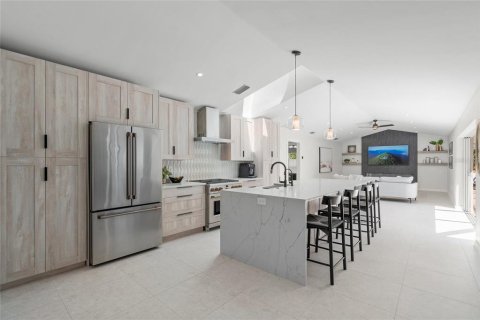 House in Osprey, Florida 3 bedrooms, 262.91 sq.m. № 2148769 - photo 8