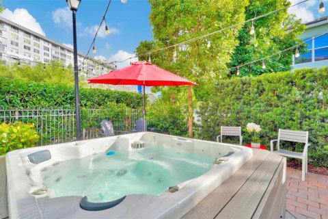 Купить таунхаус в Холливуд, Флорида 3 спальни, 164.34м2, № 1986028 - фото 30