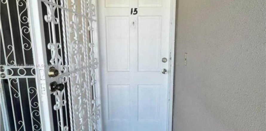 Studio in the Condo in Miami Gardens, Florida № 1890393
