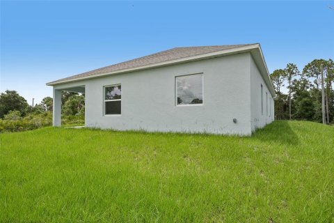 House in Port Charlotte, Florida 3 bedrooms, 184.78 sq.m. № 1827785 - photo 30