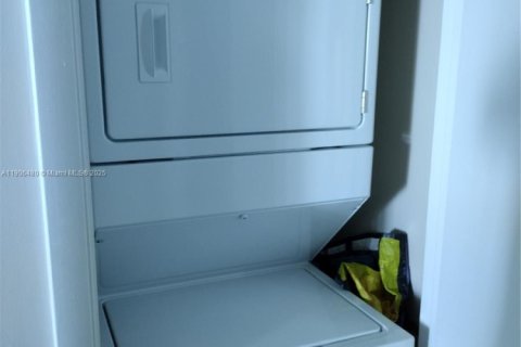 Copropriété à louer à Miami, Floride: 1 chambre, 73.76 m2 № 1957186 - photo 11