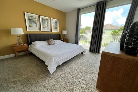 Townhouse in Clermont, Florida 3 bedrooms, 140.47 sq.m. № 2258660 - photo 14