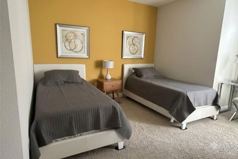 Townhouse in Clermont, Florida 3 bedrooms, 140.47 sq.m. № 2258660 - photo 9