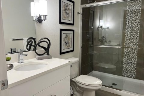 Townhouse in Clermont, Florida 3 bedrooms, 140.47 sq.m. № 2258660 - photo 8