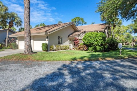 Villa ou maison à vendre à Sarasota, Floride: 2 chambres, 114.83 m2 № 2433226 - photo 2