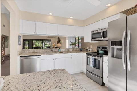 Villa ou maison à vendre à Sarasota, Floride: 2 chambres, 114.83 m2 № 2433226 - photo 14