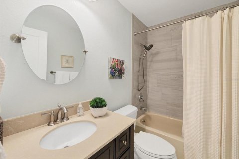 Villa ou maison à vendre à Sarasota, Floride: 2 chambres, 114.83 m2 № 2433226 - photo 25