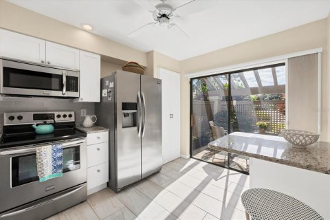 Villa ou maison à vendre à Sarasota, Floride: 2 chambres, 114.83 m2 № 2433226 - photo 15