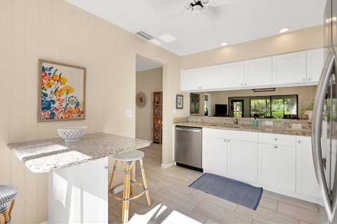 Villa ou maison à vendre à Sarasota, Floride: 2 chambres, 114.83 m2 № 2433226 - photo 17