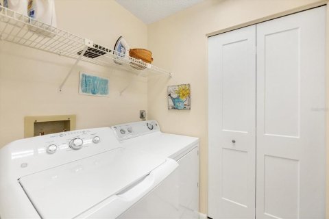 Villa ou maison à vendre à Sarasota, Floride: 2 chambres, 114.83 m2 № 2433226 - photo 28