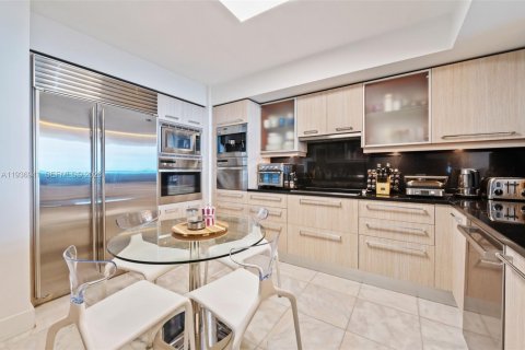 Condo in Miami, Florida, 3 bedrooms  № 2247574 - photo 5