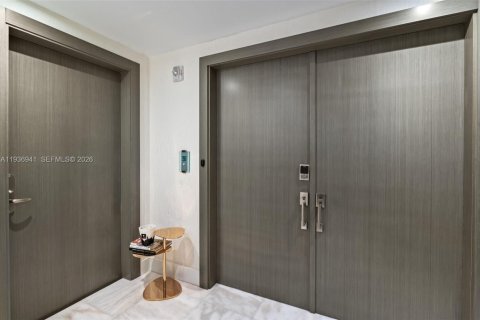 Condo in Miami, Florida, 3 bedrooms  № 2247574 - photo 2