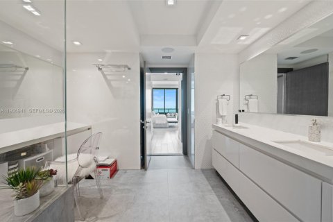 Condo in Miami, Florida, 3 bedrooms  № 2247574 - photo 10