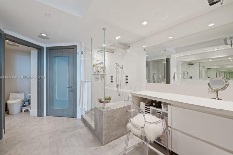 Condo in Miami, Florida, 3 bedrooms  № 2247574 - photo 12