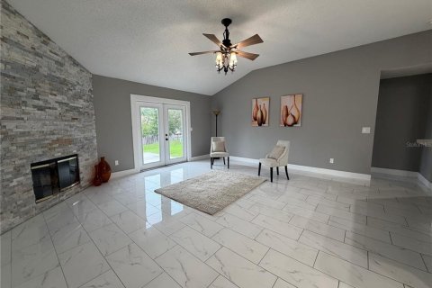 Villa ou maison à vendre à Orange Park, Floride: 5 chambres, 210.24 m2 № 2275647 - photo 2