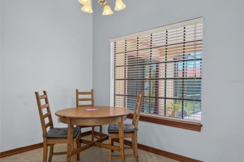 House in Orlando, Florida 4 bedrooms, 211.17 sq.m. № 2207754 - photo 19