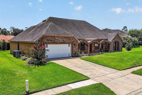 House in Orlando, Florida 4 bedrooms, 211.17 sq.m. № 2207754