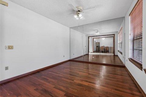 House in Orlando, Florida 4 bedrooms, 211.17 sq.m. № 2207754 - photo 8