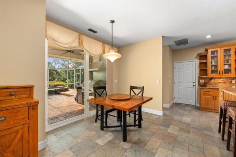 Villa ou maison à vendre à Bradenton, Floride: 5 chambres, 381.92 m2 № 1832677 - photo 12
