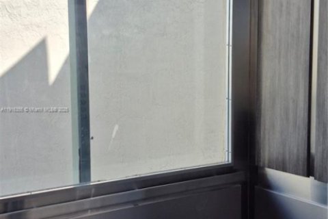 Condominio en alquiler en Miami, Florida, 2 dormitorios, 78.97 m2 № 2054684 - foto 22