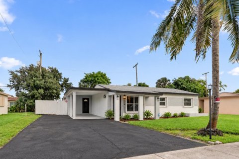Villa ou maison à vendre à Lauderhill, Floride: 3 chambres, 121.33 m2 № 2432344 - photo 2
