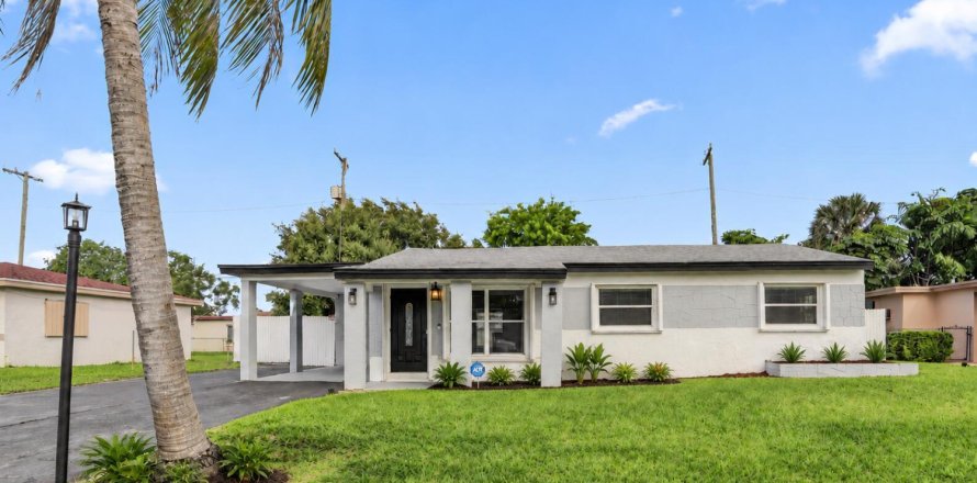 Villa ou maison à Lauderhill, Floride 3 chambres, 121.33 m2 № 2432344