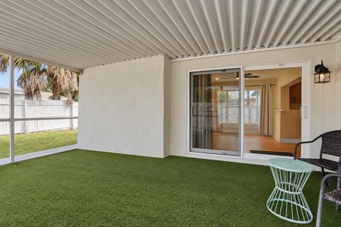Villa ou maison à vendre à Lauderhill, Floride: 3 chambres, 121.33 m2 № 2432344 - photo 12