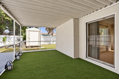 Villa ou maison à vendre à Lauderhill, Floride: 3 chambres, 121.33 m2 № 2432344 - photo 14