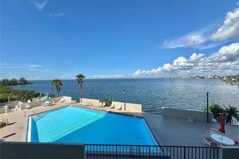 Condo in Hudson, Florida, 2 bedrooms  № 2391688 - photo 11