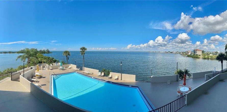 Condo in Hudson, Florida, 2 bedrooms  № 2391688