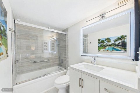 Condo in Palm Beach, Florida, 1 bedroom  № 2378708 - photo 16