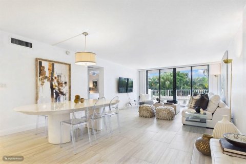Condo in Palm Beach, Florida, 1 bedroom  № 2378708 - photo 2