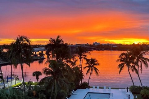 Condo in Palm Beach, Florida, 1 bedroom  № 2378708 - photo 25