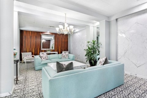 Condo in Palm Beach, Florida, 1 bedroom  № 2378708 - photo 23