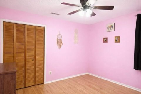 House in Port St. Lucie, Florida 3 bedrooms, 154.22 sq.m. № 2145967 - photo 8